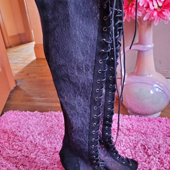 Over the knee lace boots with zipper - Picture 4 of 7